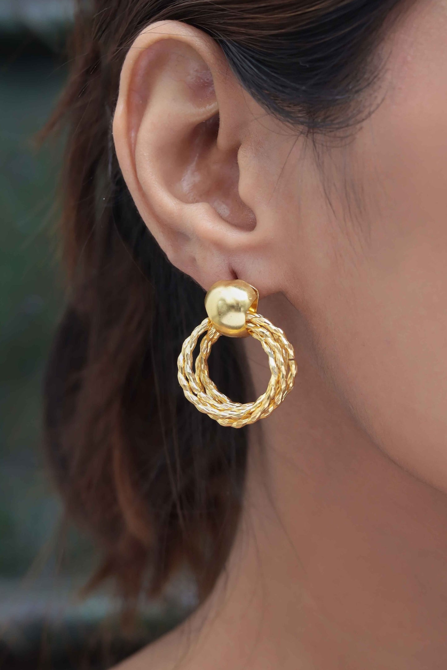 Lustrous Loop Drops
