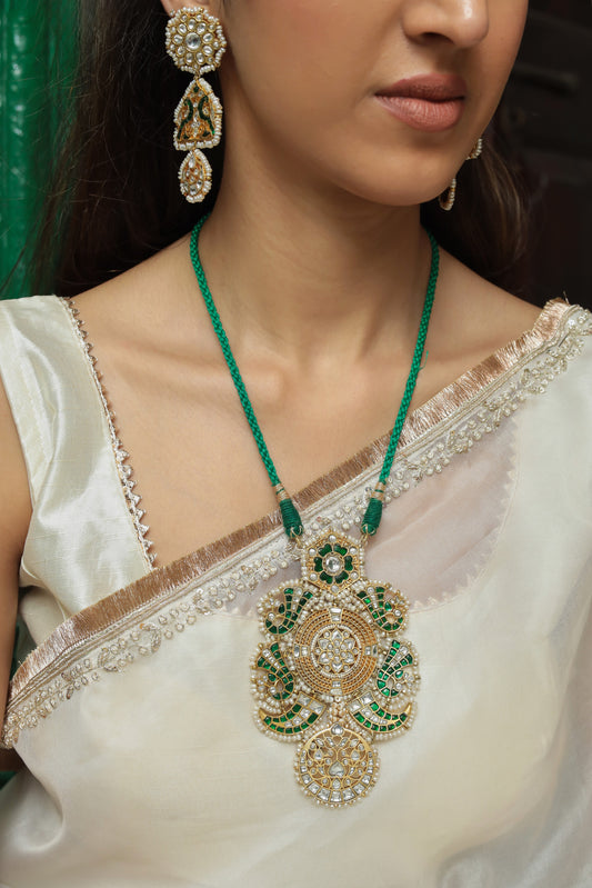 Padma Jadau Necklace Set
