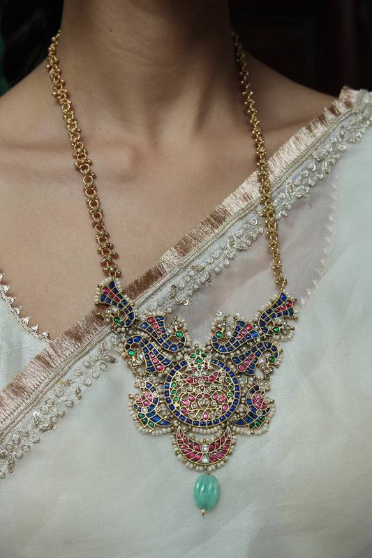 Priya Pendant Set