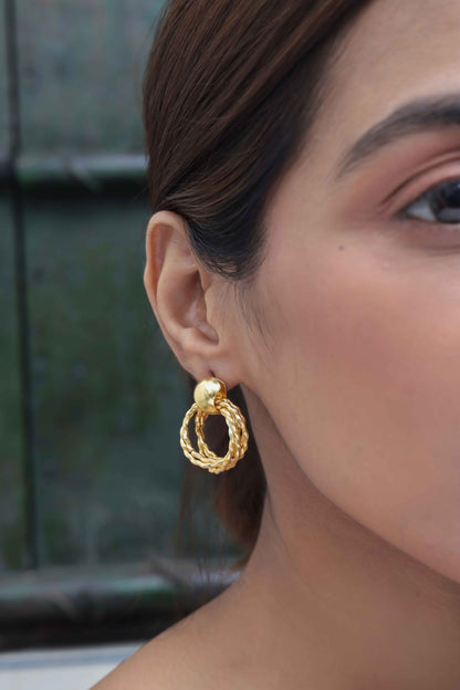 Lustrous Loop Drops