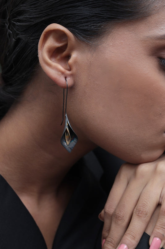 Dusky Flame Earring