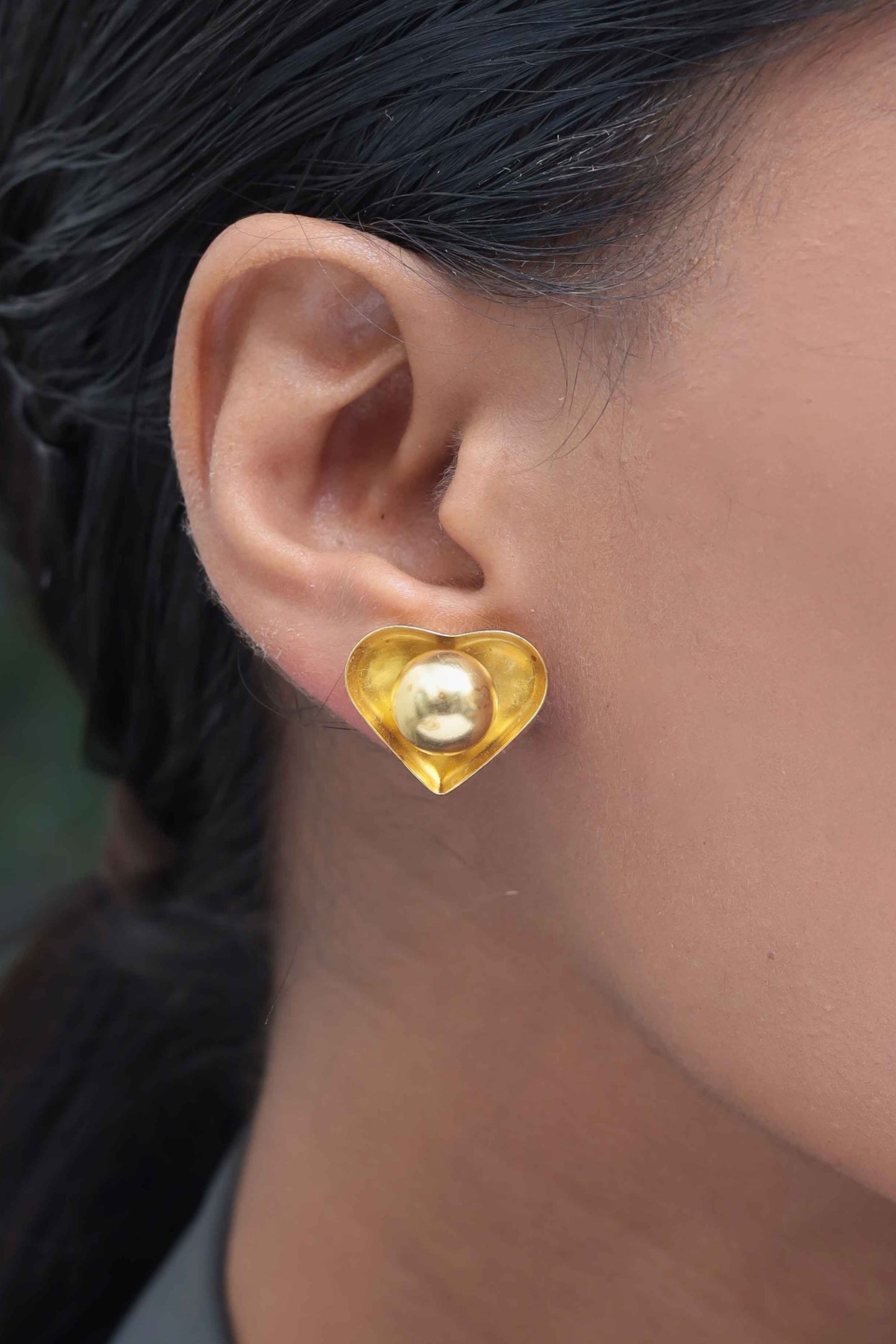 Lustre Heart Studs